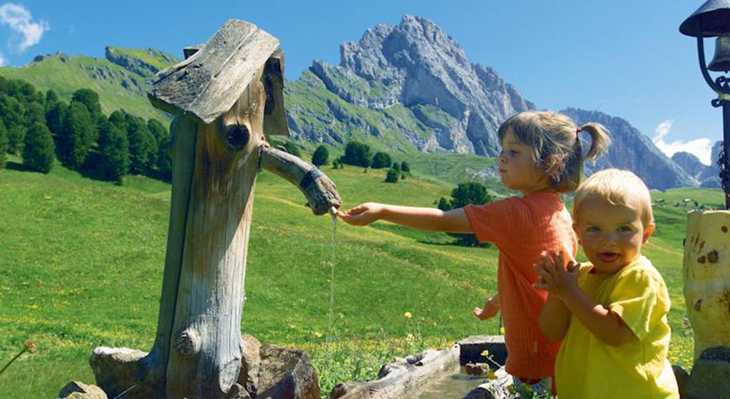 Hotel Meisules Selva di Val Gardena Esterno foto