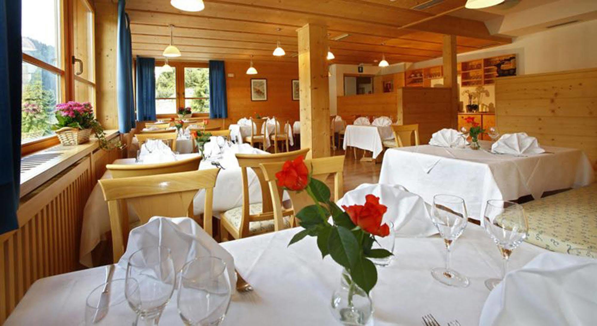 Hotel Meisules Selva di Val Gardena Esterno foto