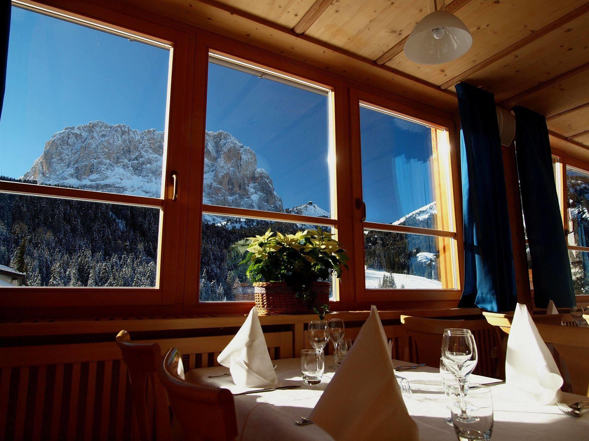 Hotel Meisules Selva di Val Gardena Esterno foto